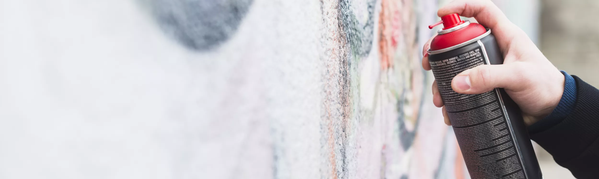 Comment lutter efficacement contre les graffitis ? La solution Hako France avec les nettoyeurs haute pression Oertzen