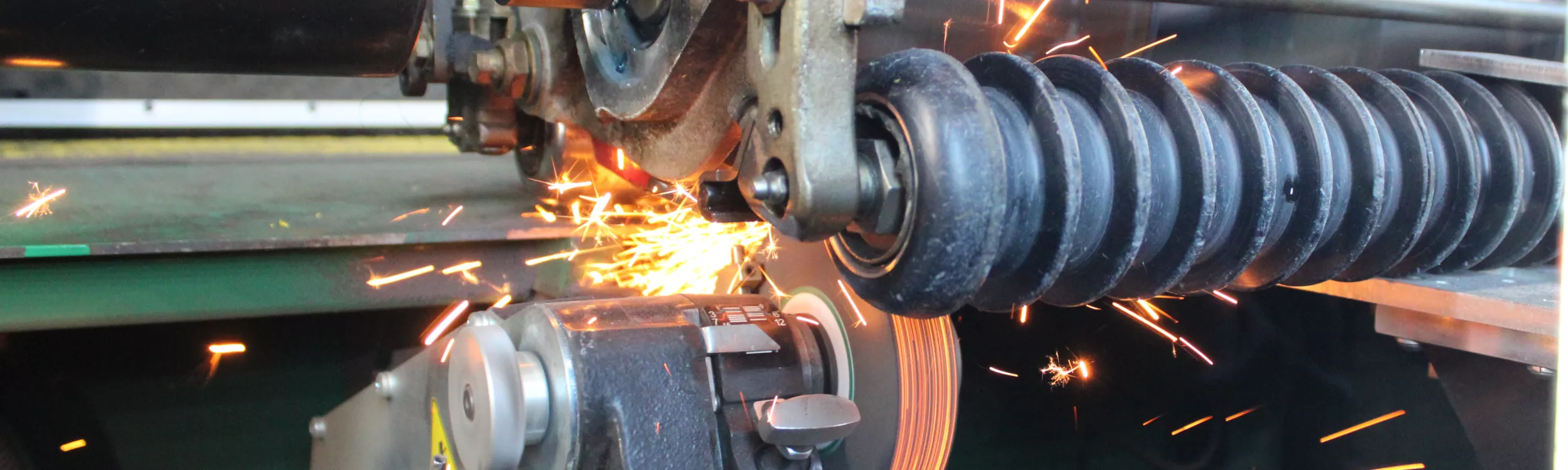 L'affûtage des lames de tondeuses hélicoïdales : un gage de performance et de durabilité