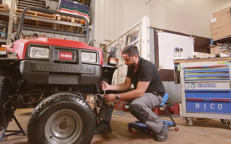 Le reconditionnement des tondeuses Toro chez Hako France