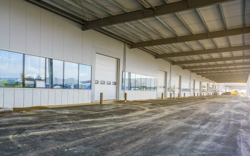 Comment laver efficacement les sols très sales en hiver : bonnes pratiques et équipements professionnels Hako